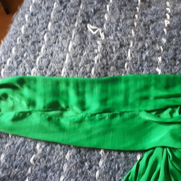 Forever 21 Green off the shoulder blouse size small - Picture 3 of 4